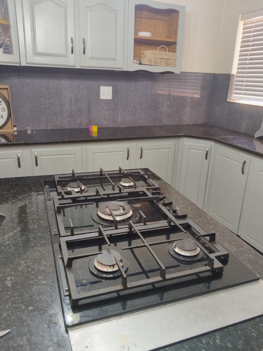 5 Bedroom Property for Sale in Schoemansville North West